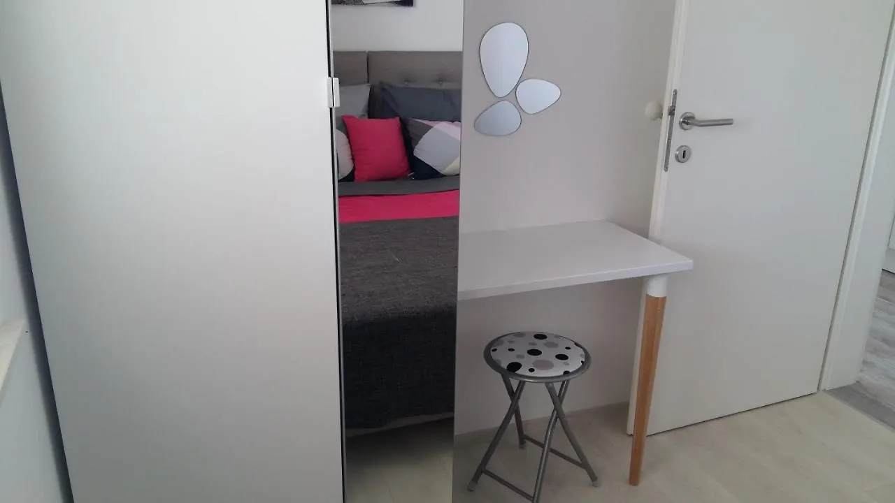 Tamaris Apartment Trogir 0*,  Croatia
